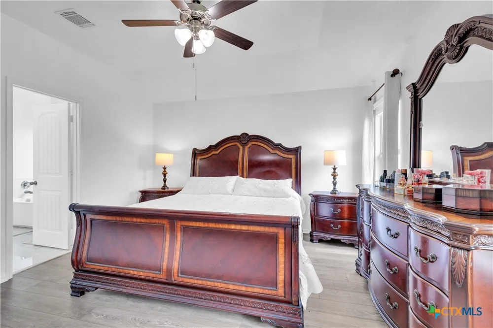 119 Beth Ann Loop Taylor, TX 76574