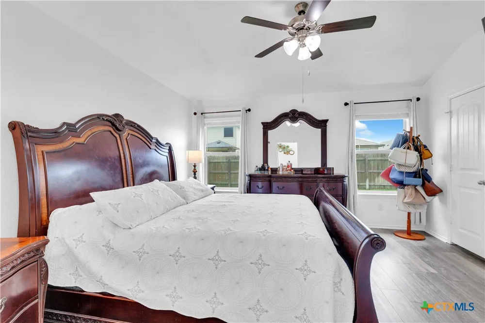 119 Beth Ann Loop Taylor, TX 76574