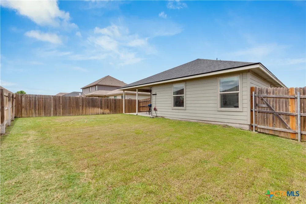 119 Beth Ann Loop Taylor, TX 76574