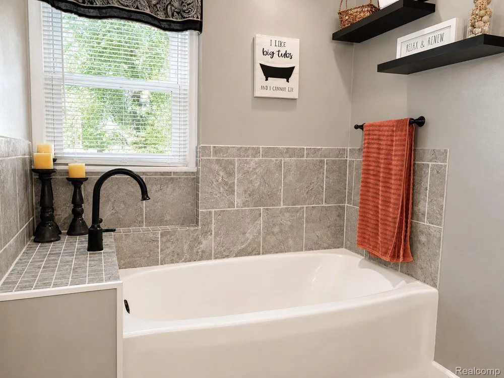 4108 Allen Court Bay City City, MI 48706