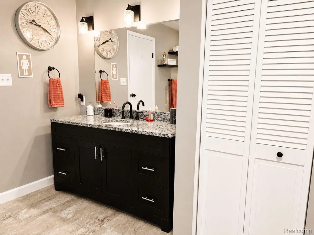 4108 Allen Court Bay City City, MI 48706