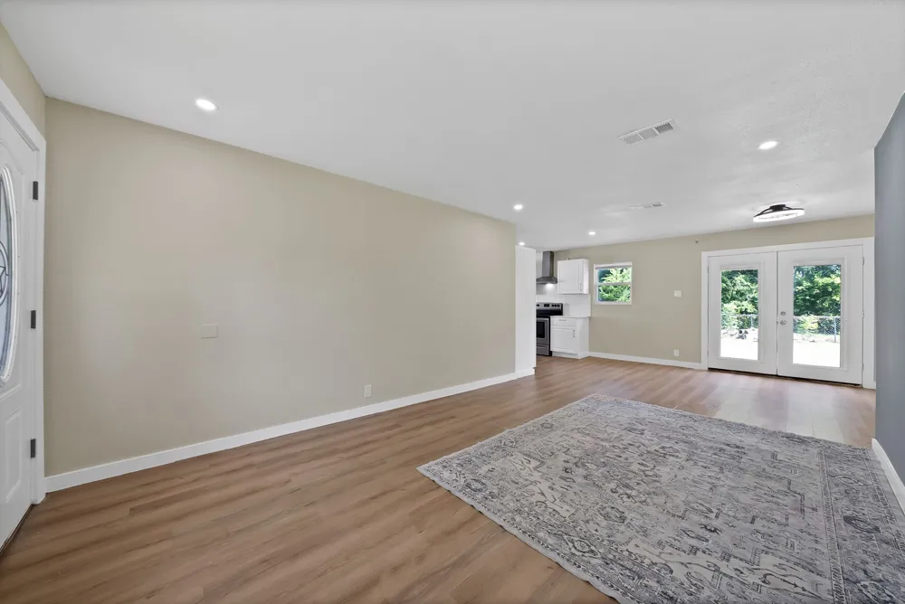 113 E Linda Drive Garland, TX 75041