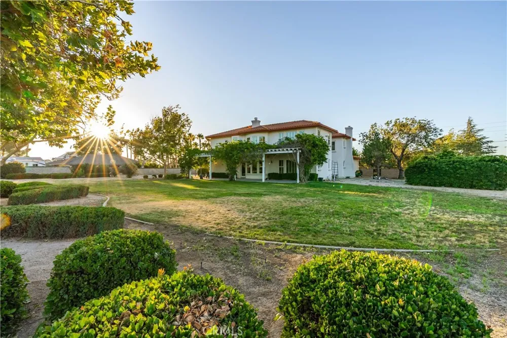 2020 W Avenue Palmdale, CA 93551