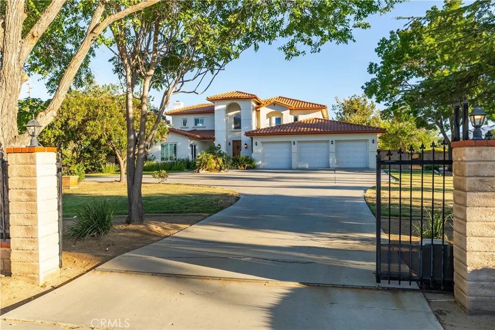 2020 W Avenue Palmdale, CA 93551