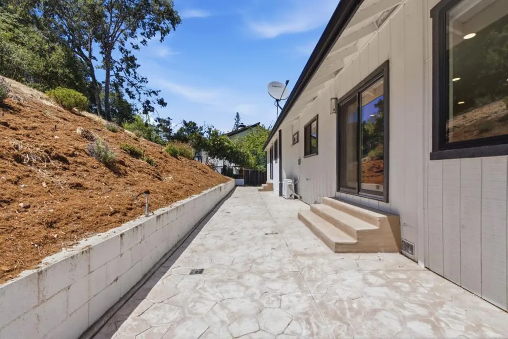 1510 Welburn Avenue Gilroy, CA 95020