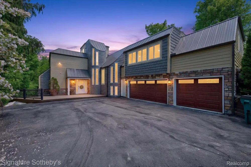 30650 Lahser Road Beverly Hills Village, MI 48025