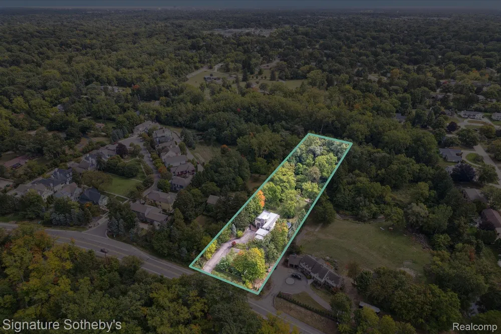 30650 Lahser Road Beverly Hills Village, MI 48025