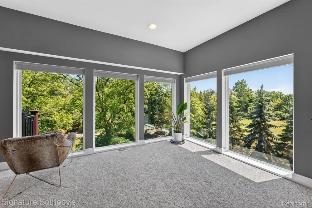 30650 Lahser Road Beverly Hills Village, MI 48025