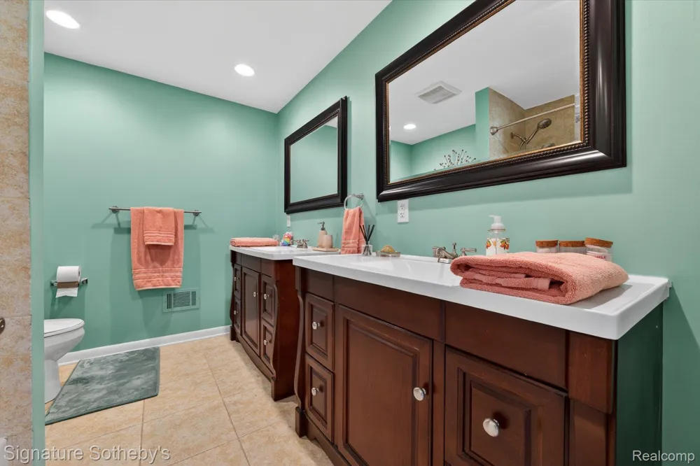 30650 Lahser Road Beverly Hills Village, MI 48025