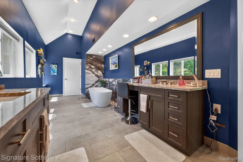30650 Lahser Road Beverly Hills Village, MI 48025