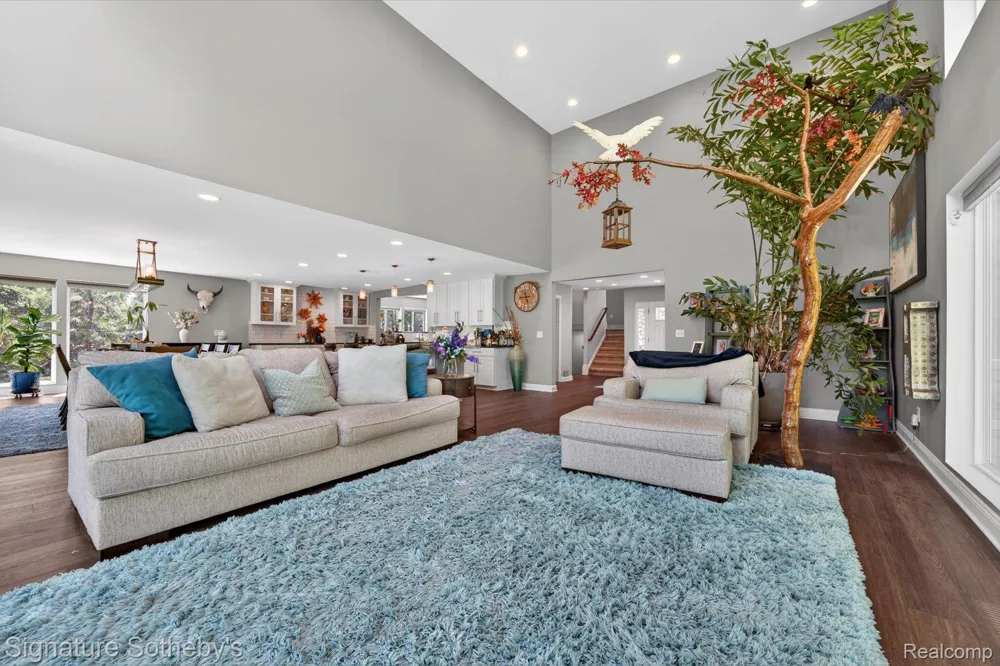 30650 Lahser Road Beverly Hills Village, MI 48025