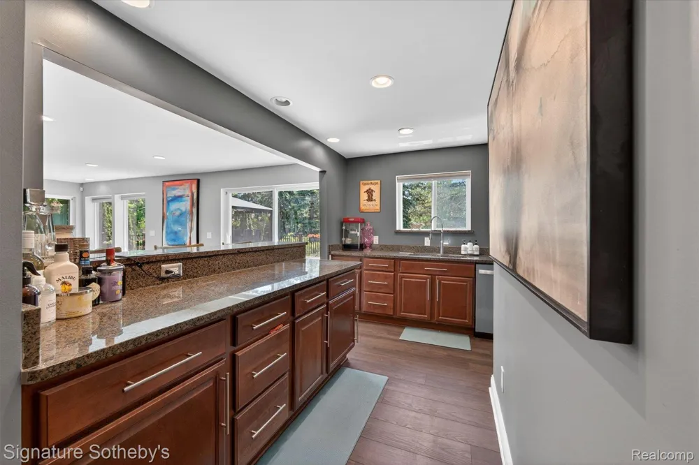 30650 Lahser Road Beverly Hills Village, MI 48025