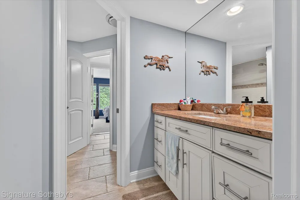 30650 Lahser Road Beverly Hills Village, MI 48025