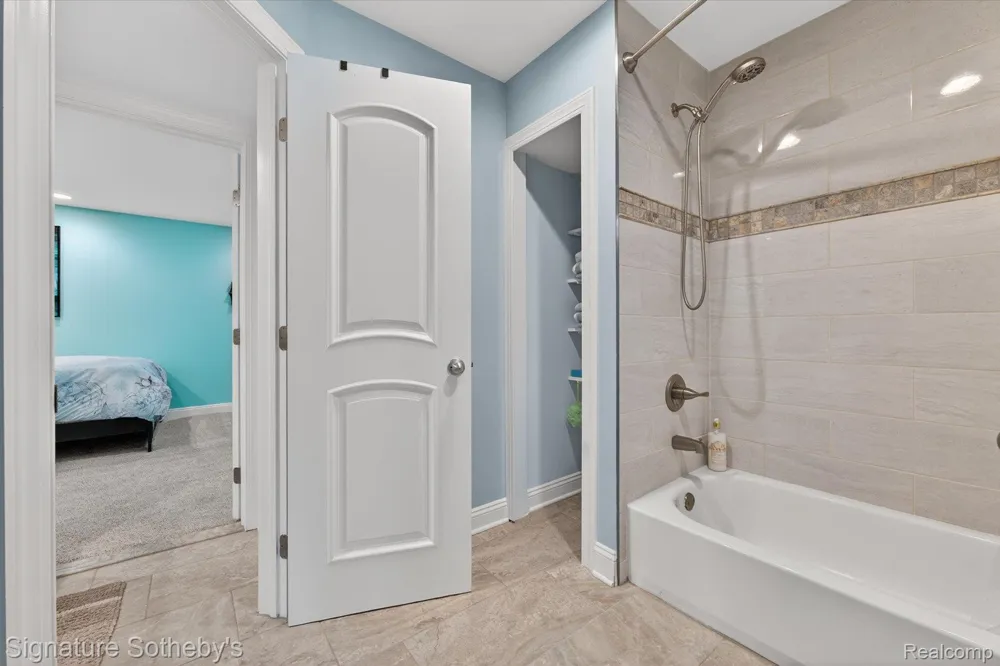30650 Lahser Road Beverly Hills Village, MI 48025