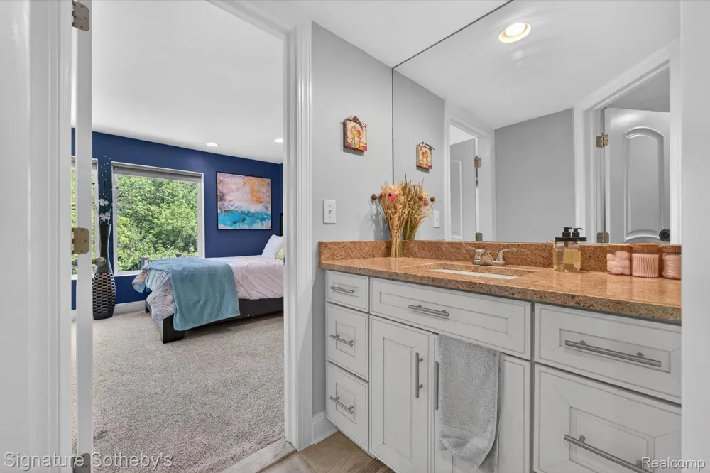 30650 Lahser Road Beverly Hills Village, MI 48025