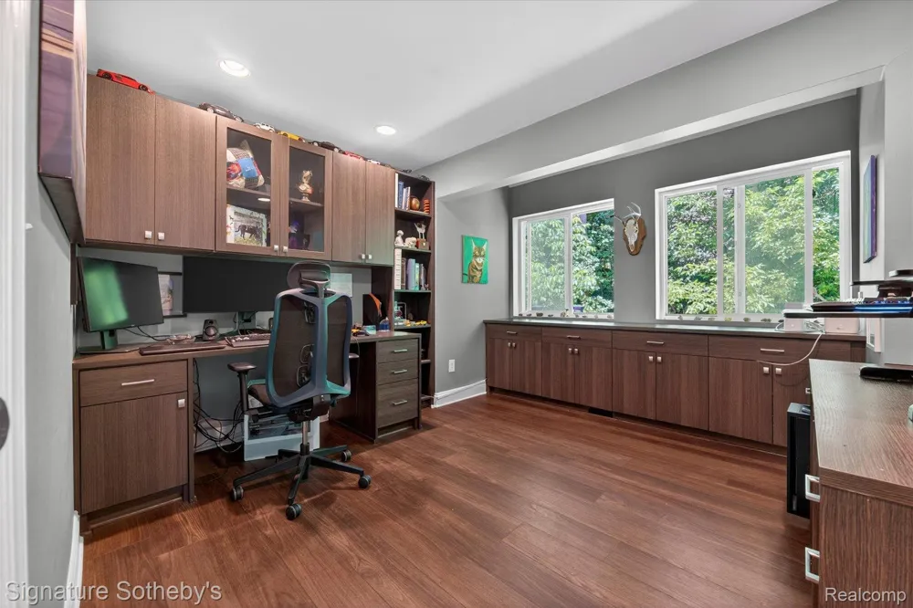 30650 Lahser Road Beverly Hills Village, MI 48025