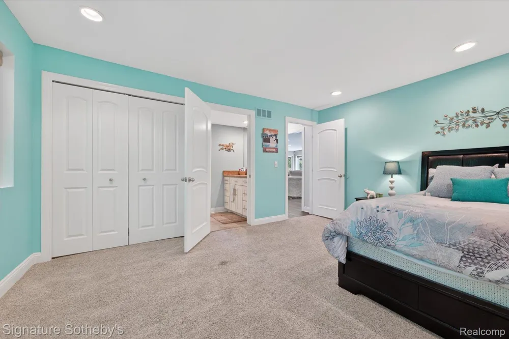 30650 Lahser Road Beverly Hills Village, MI 48025