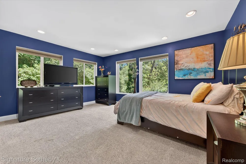 30650 Lahser Road Beverly Hills Village, MI 48025