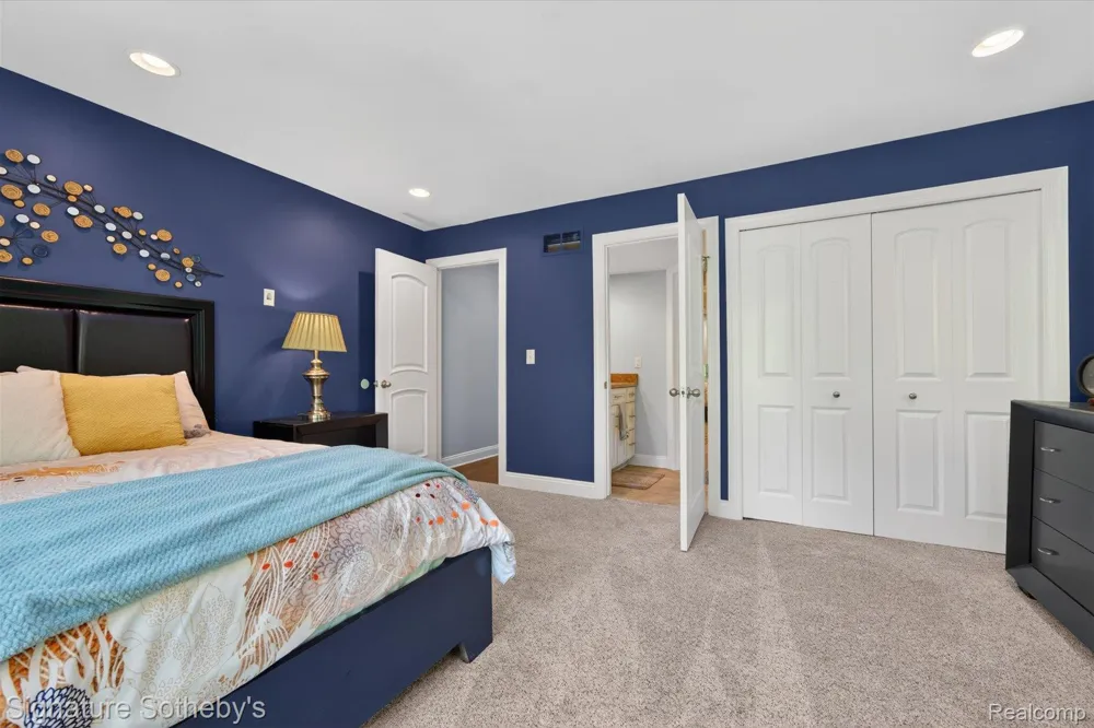 30650 Lahser Road Beverly Hills Village, MI 48025