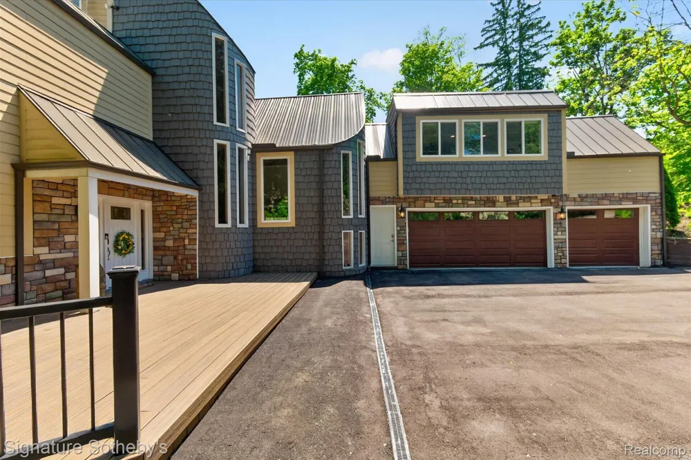 30650 Lahser Road Beverly Hills Village, MI 48025