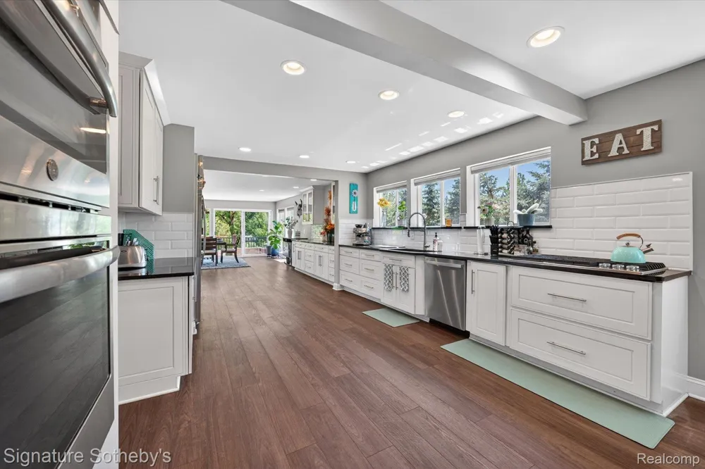 30650 Lahser Road Beverly Hills Village, MI 48025