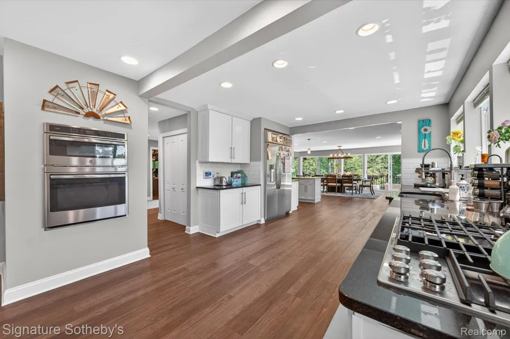 30650 Lahser Road Beverly Hills Village, MI 48025