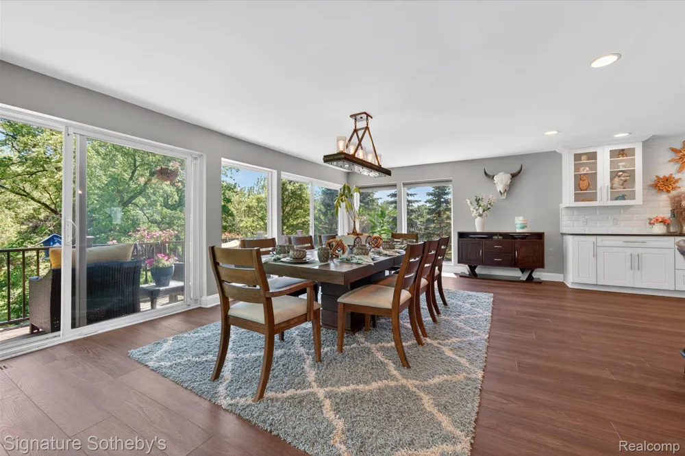 30650 Lahser Road Beverly Hills Village, MI 48025