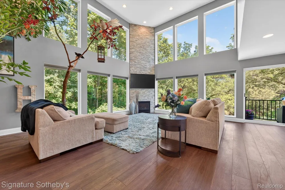 30650 Lahser Road Beverly Hills Village, MI 48025