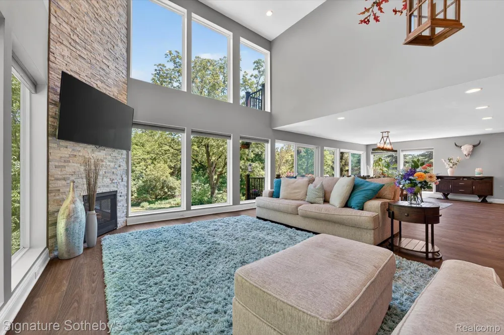 30650 Lahser Road Beverly Hills Village, MI 48025