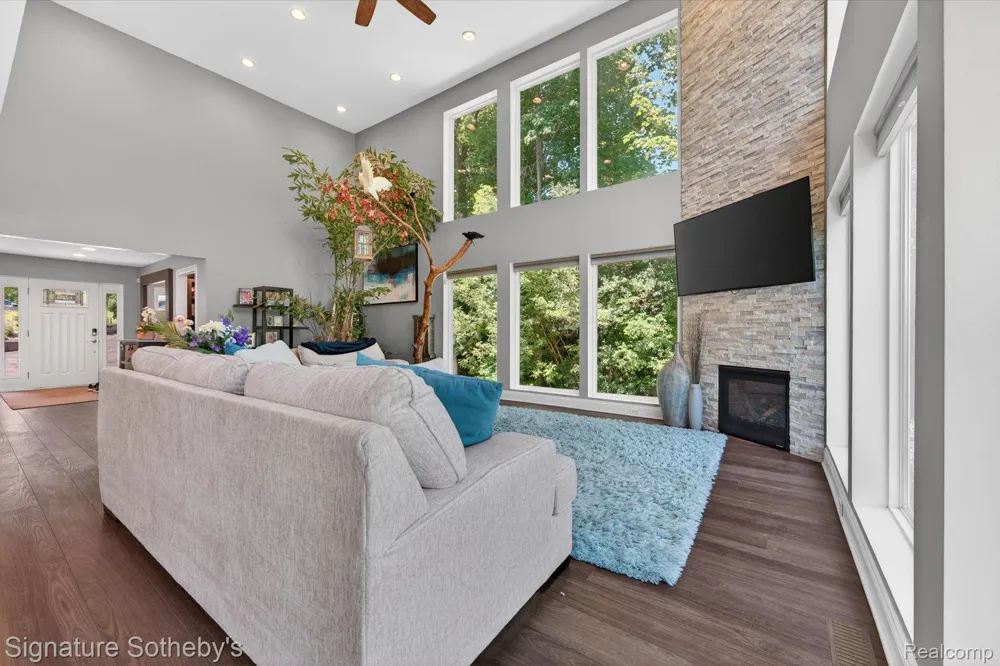 30650 Lahser Road Beverly Hills Village, MI 48025