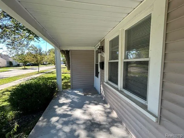 21751 ROSLYN ROAD Harper Woods City, MI 48225