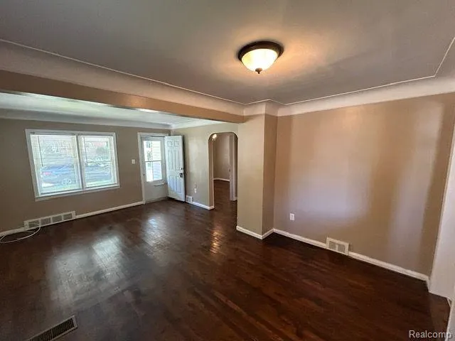 21751 ROSLYN ROAD Harper Woods City, MI 48225