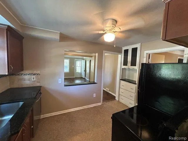 21751 ROSLYN ROAD Harper Woods City, MI 48225