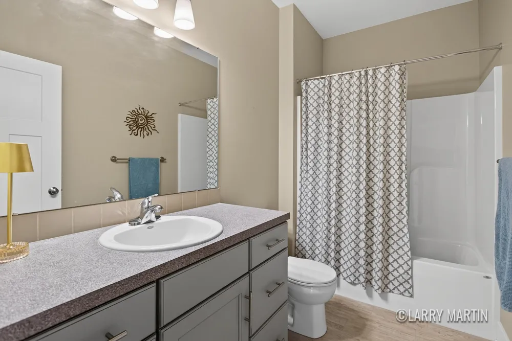 5982 Canal Avenue SW Wyoming City, MI 49418