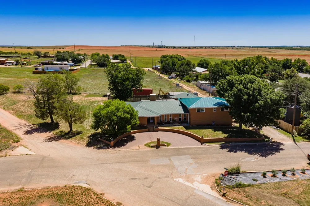 510 Elizabeth Avenue Rotan, TX 79546