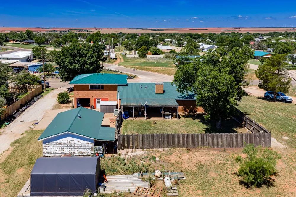 510 Elizabeth Avenue Rotan, TX 79546