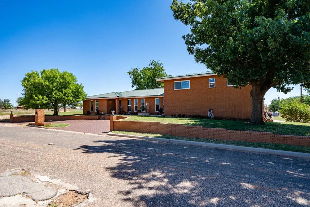 510 Elizabeth Avenue Rotan, TX 79546