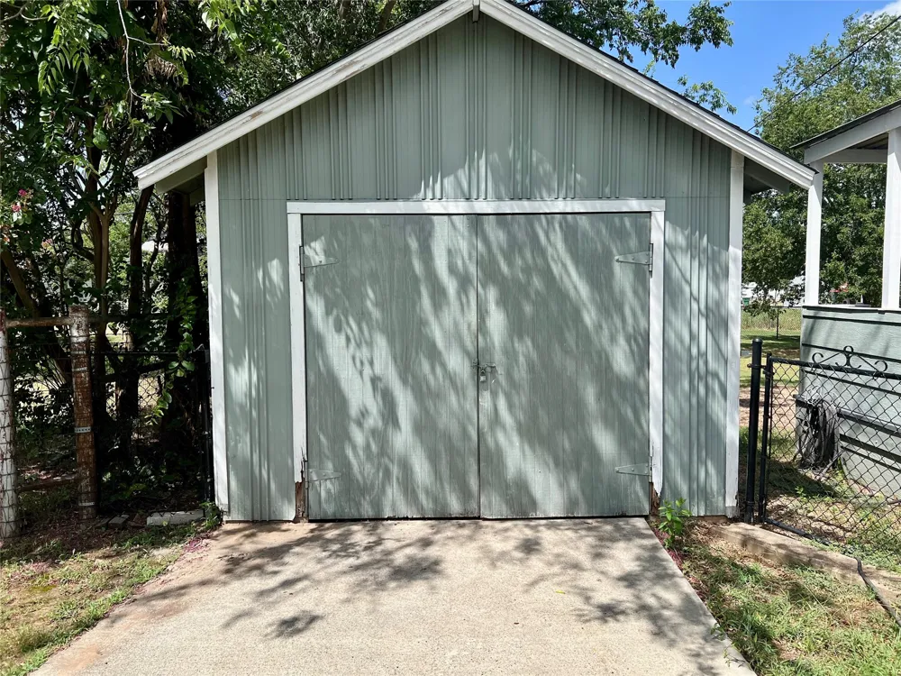 407 Baylor Street Nocona, TX 76255