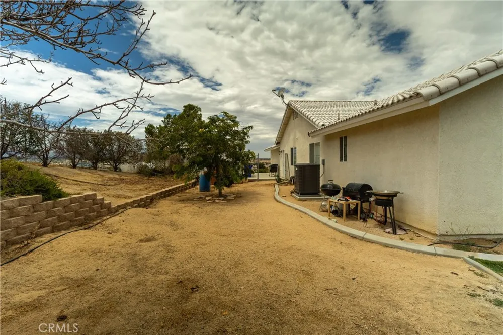 11131 Arcadia Apple Valley, CA 92308
