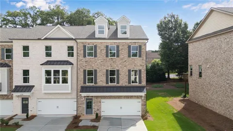 2733 Hallwood Lane