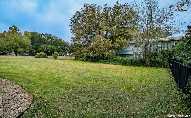 187 ROYAL GEORGE CIR McQueeney, TX 78123
