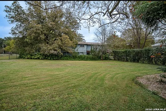 187 ROYAL GEORGE CIR McQueeney, TX 78123