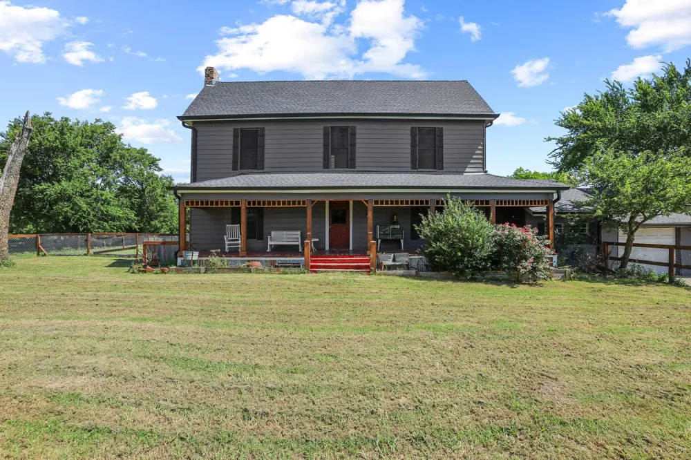 4453 Fm 902 Howe, TX 75459