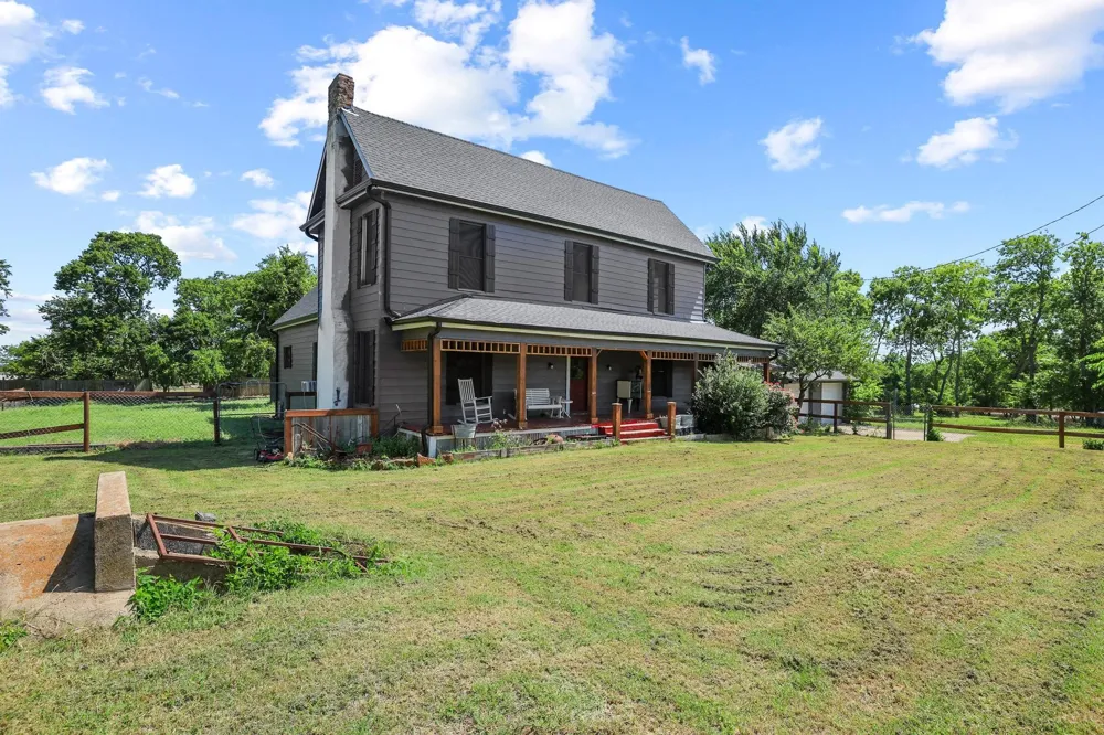 4453 Fm 902 Howe, TX 75459