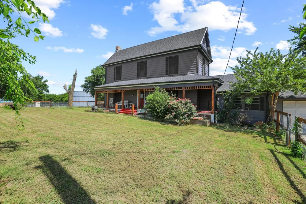 4453 Fm 902 Howe, TX 75459