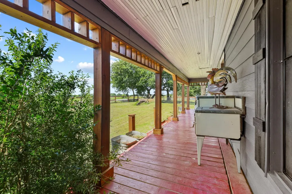 4453 Fm 902 Howe, TX 75459