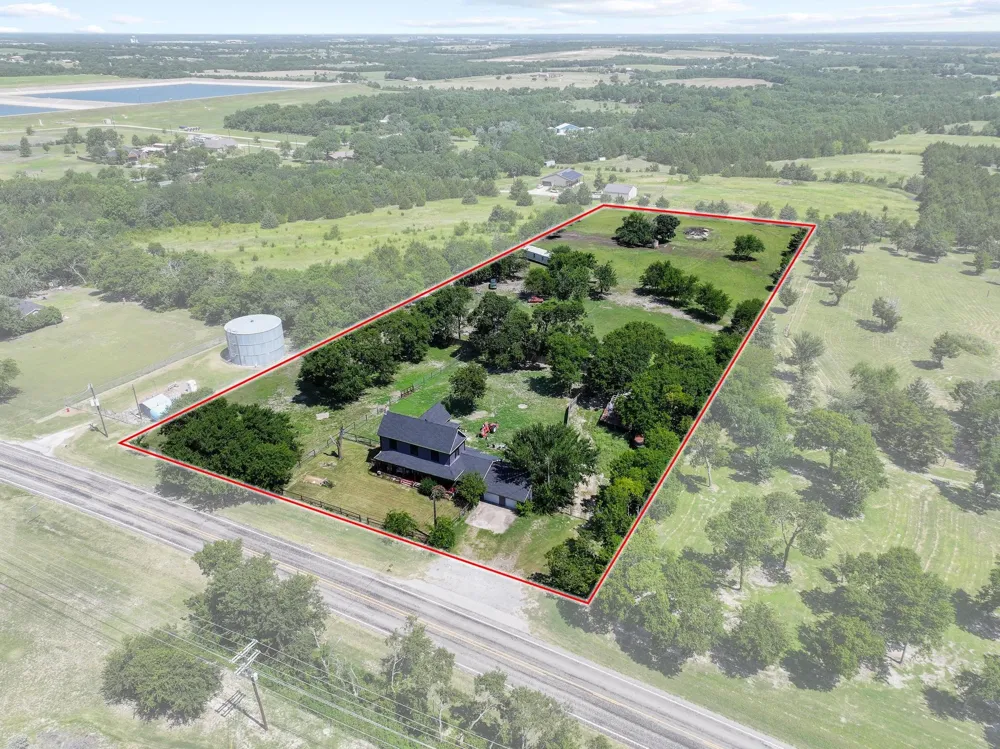 4453 Fm 902 Howe, TX 75459