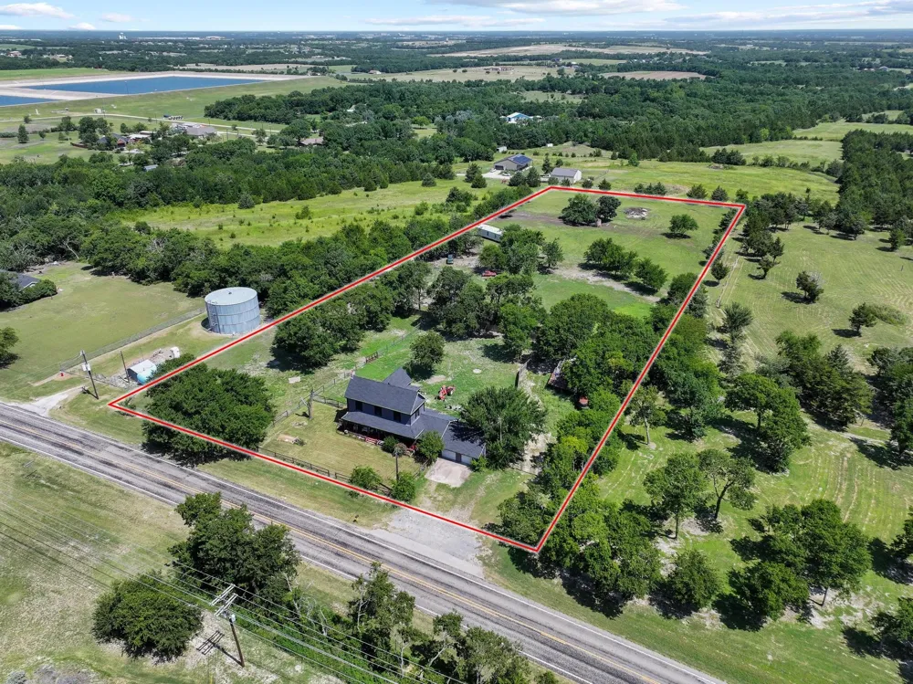 4453 Fm 902 Howe, TX 75459