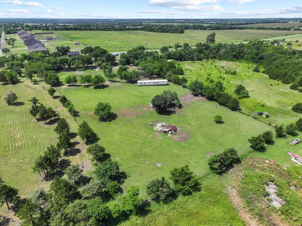 4453 Fm 902 Howe, TX 75459