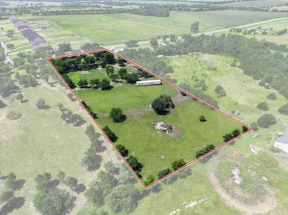 4453 Fm 902 Howe, TX 75459